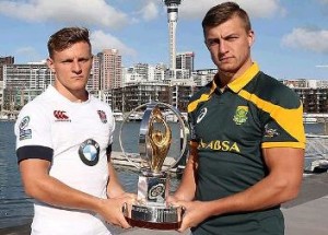 Captains Maro Itoje (England) & Handré Pollard (South Africa) holding the IRB Junior World Championship trophy